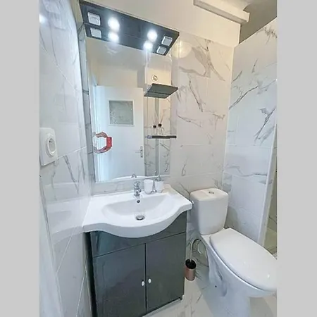 Apartment Nice - Plage Jolie Studio En Bord De Mer *