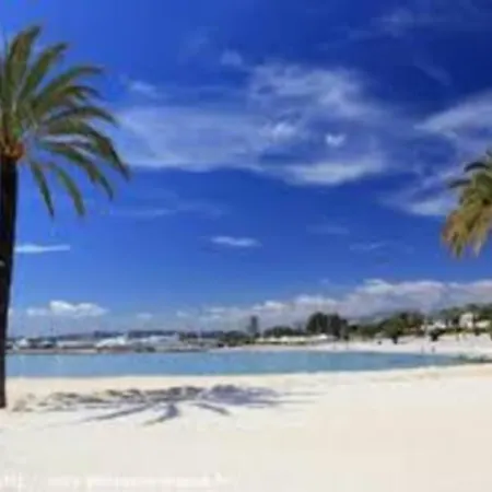 Apartment Nice - Plage Jolie Studio En Bord De Mer Saint-Laurent-du-Var